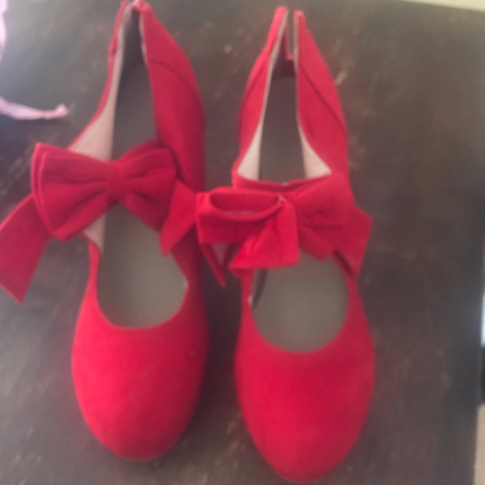 Brand new red heels
